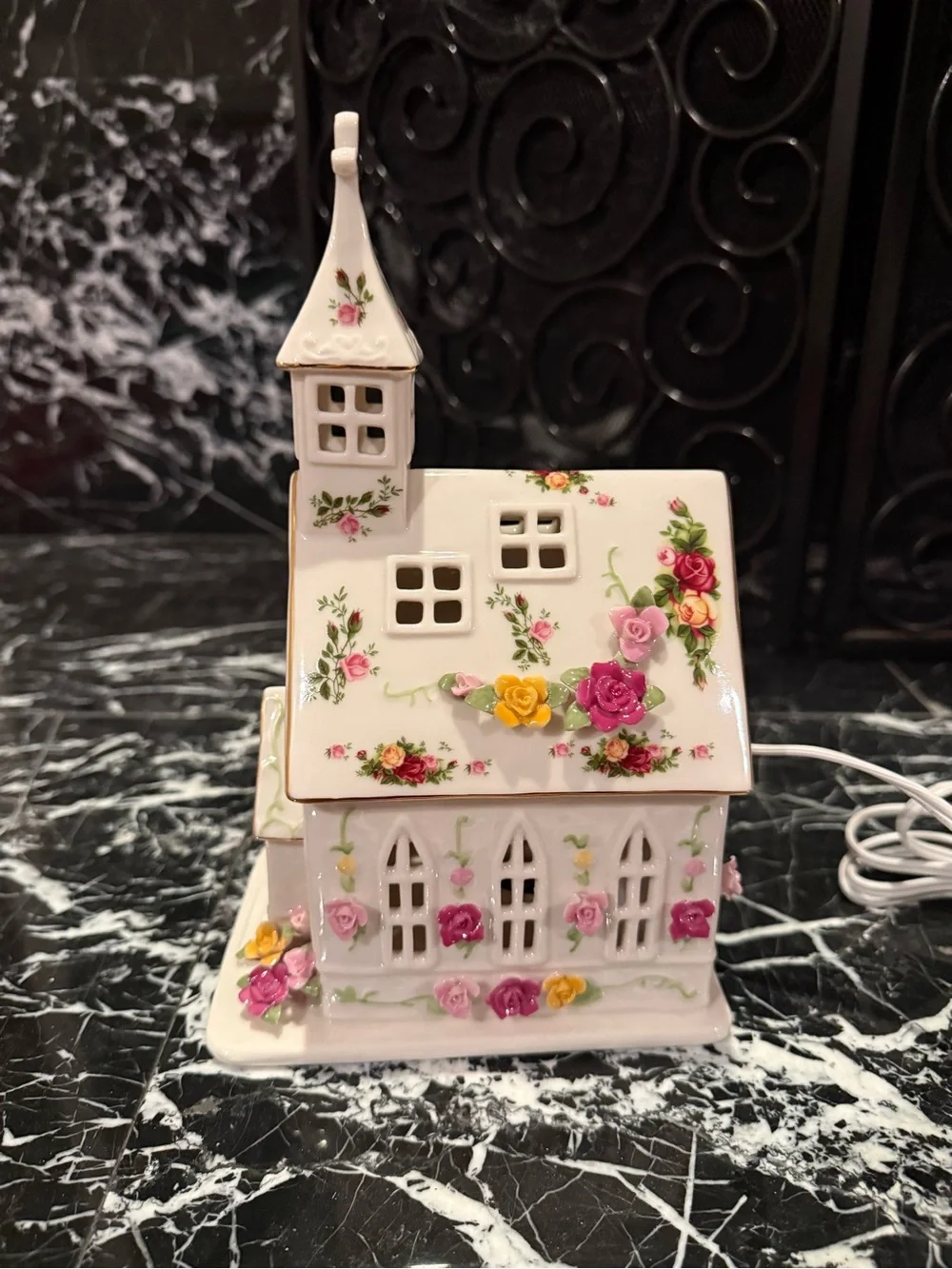 Royal Albert delicate porcelain